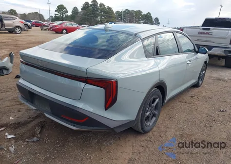 2025 Kia K4 Lxs from USA, damaged, VIN 3KPFT4DE0SE084815